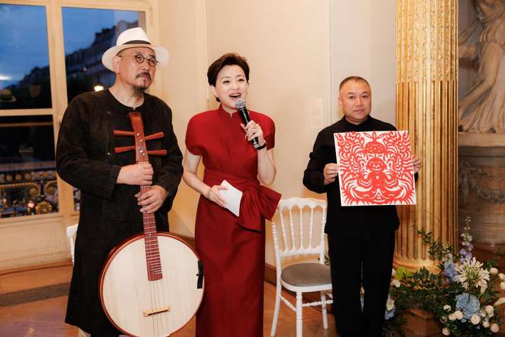 九游娱乐文化：“新生万物-中国非遗与当代设计展”圆满落幕：文化交融与创新共生的典范(图7)