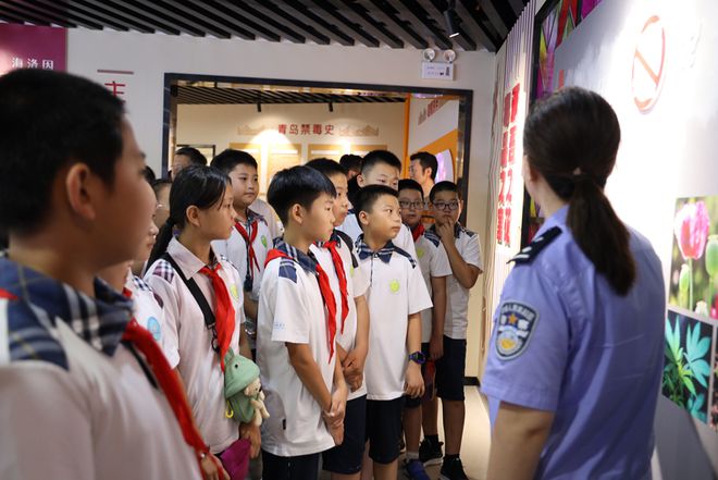 九游娱乐文化：青岛市预防青少年违法犯罪“普法阵地行”启动“法润市南•寻法之旅”法治宣传教育活动举行(图2)