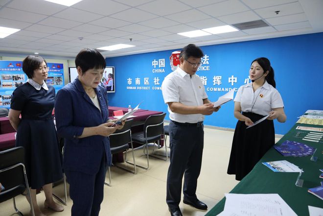 九游娱乐文化：青岛市预防青少年违法犯罪“普法阵地行”启动“法润市南•寻法之旅”法治宣传教育活动举行(图5)