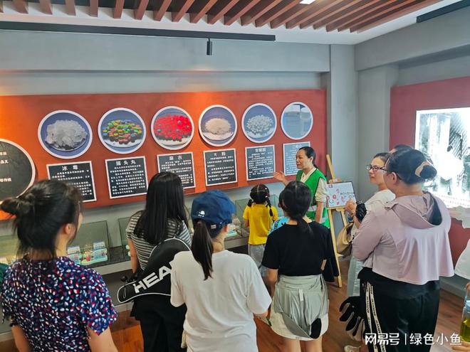 天湖社区开展参观禁毒教育基地参观活动