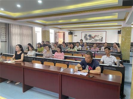 潢川七小希沃白板使用方法培训会(图2)