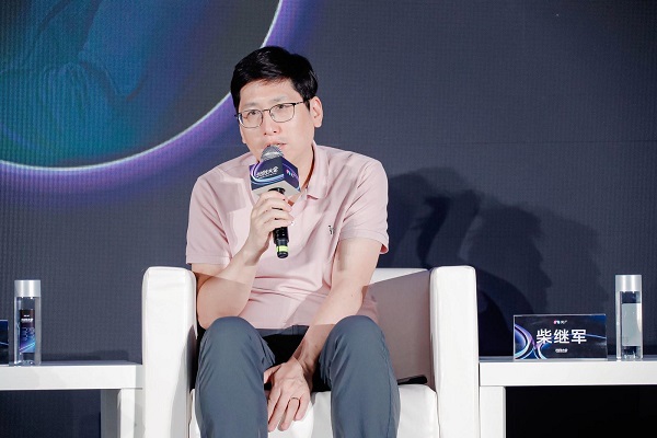 九游娱乐：2024“光创大会”：AI浪潮袭来变还是不变？(图7)