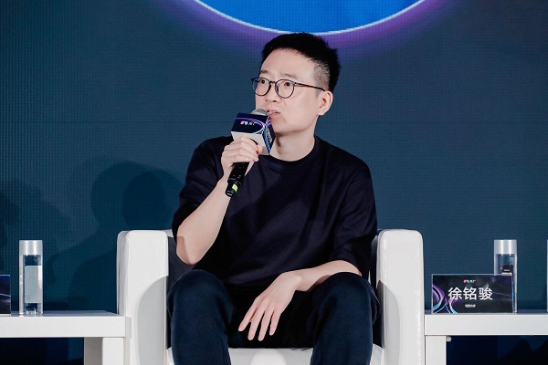 九游娱乐：2024“光创大会”：AI浪潮袭来变还是不变？(图8)