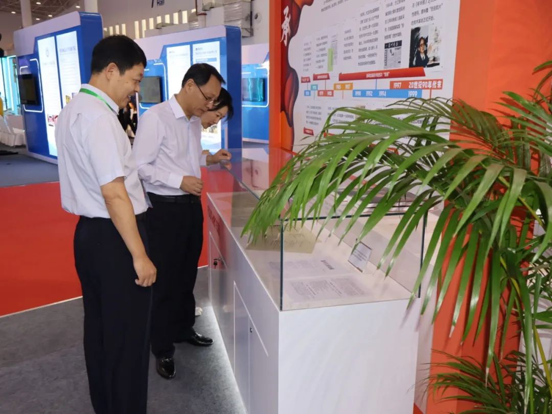 2024数博会方正星空出版大模型赋能融合出版智能升级(图3)