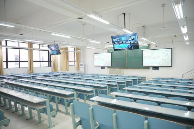 上海应用技术大学怎么样？智慧教室、“焕新”升级科技感十足！(图2)