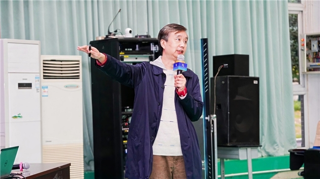 九游娱乐文化：百模论剑决赛第3日各地团队赴蓉参赛“人工智能+”智慧碰撞(图4)