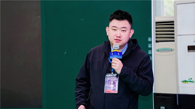 九游娱乐文化：百模论剑决赛第3日各地团队赴蓉参赛“人工智能+”智慧碰撞(图6)