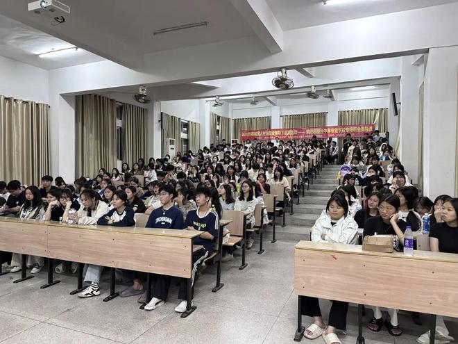 九游娱乐：精彩回顾｜2024年榕城区人社局职业指导下基层活动：揭阳市综合中等专业学校专场职业指导课(图1)