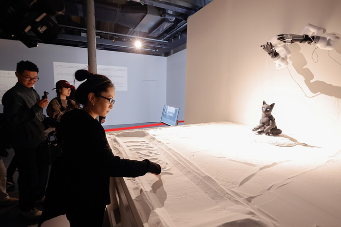 九游娱乐：美高梅主办蔡国强AI模型cAI™全球首次个展《c™：灵魂扫描》亮相妈阁塘片区(图5)