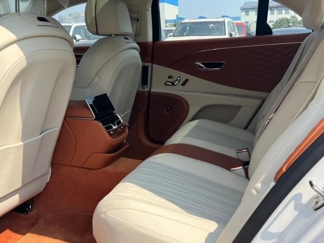 2024款宾利飞驰40TV8雅度版现车报价配置相关信息(图5)