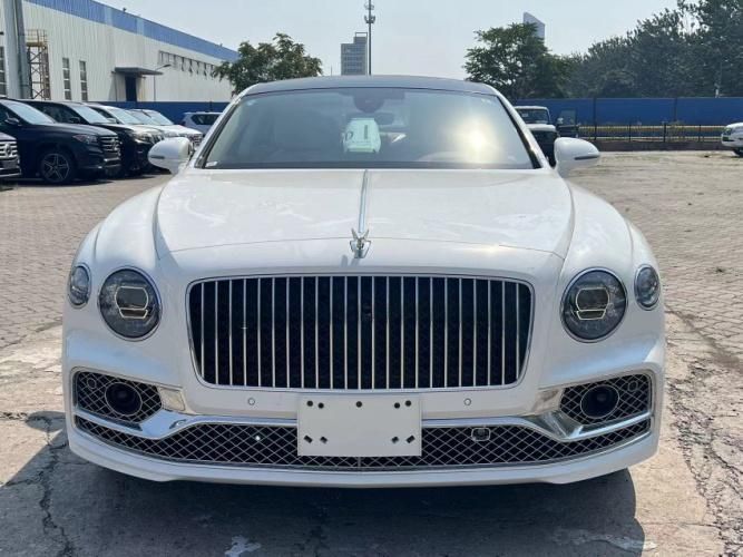 2024款宾利飞驰40TV8雅度版现车报价配置相关信息