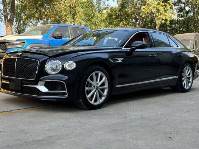 2024款宾利飞驰40TV8五座欧版港口现车最新价格信息(图2)