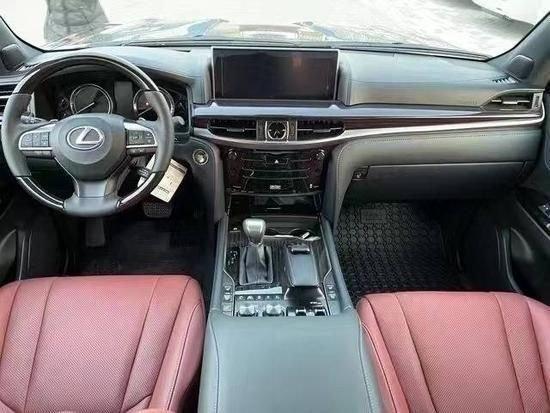 2024款雷克萨斯LX570平行进口最新售价直降20万起(图2)