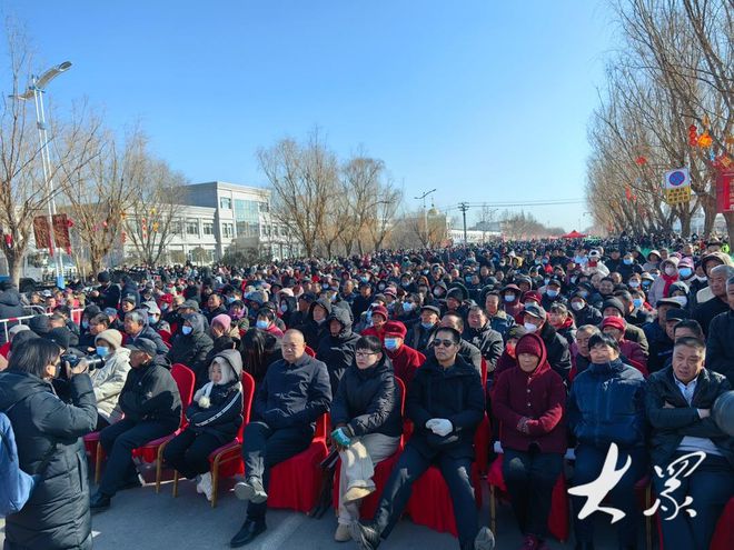 三农深度调查 人人刷手机的当下传统曲艺为何依然爆火乡村？(图2)