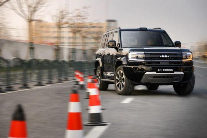 方程豹豹5智驾版天神之眼、华为ADS30供选择(图1)