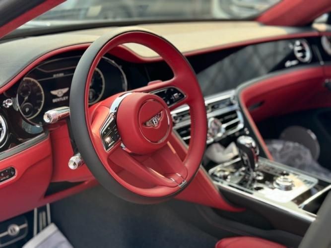 2024款宾利飞驰V8雅度版naim音响座椅刺绣宾利徽章最新价格(图4)