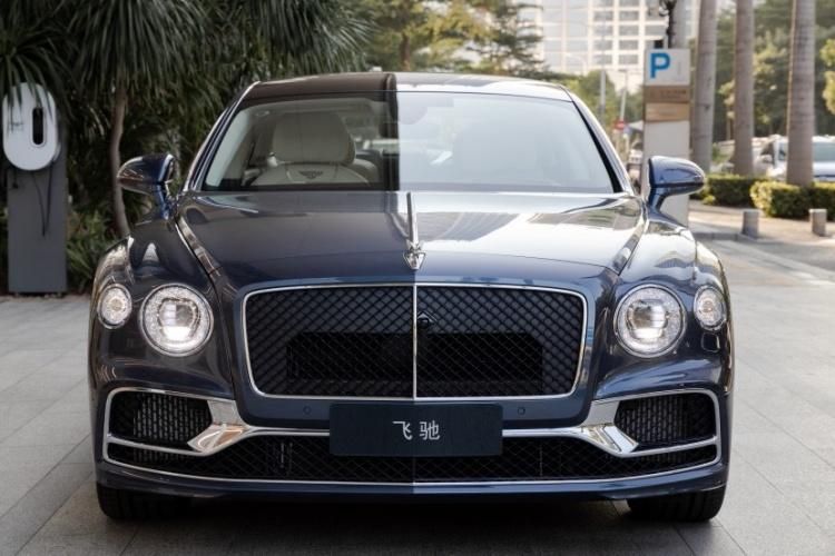 2024款中规宾利飞驰40TV8流星蓝亚麻白帝王蓝现车(图1)