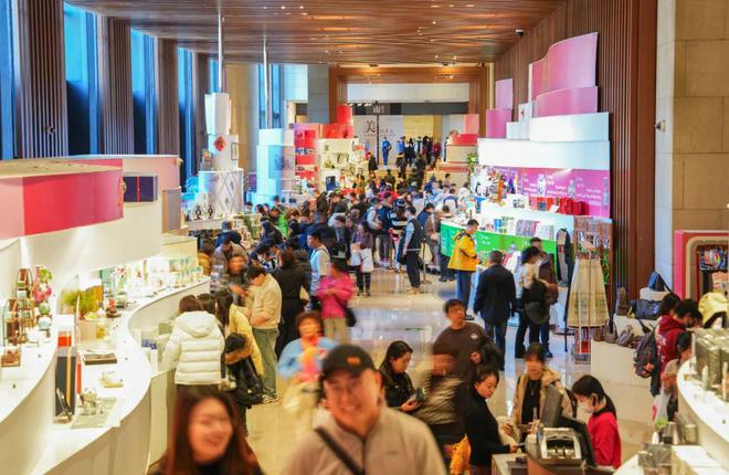 九游娱乐：周一闭馆真不是为了摸鱼吗？(图1)