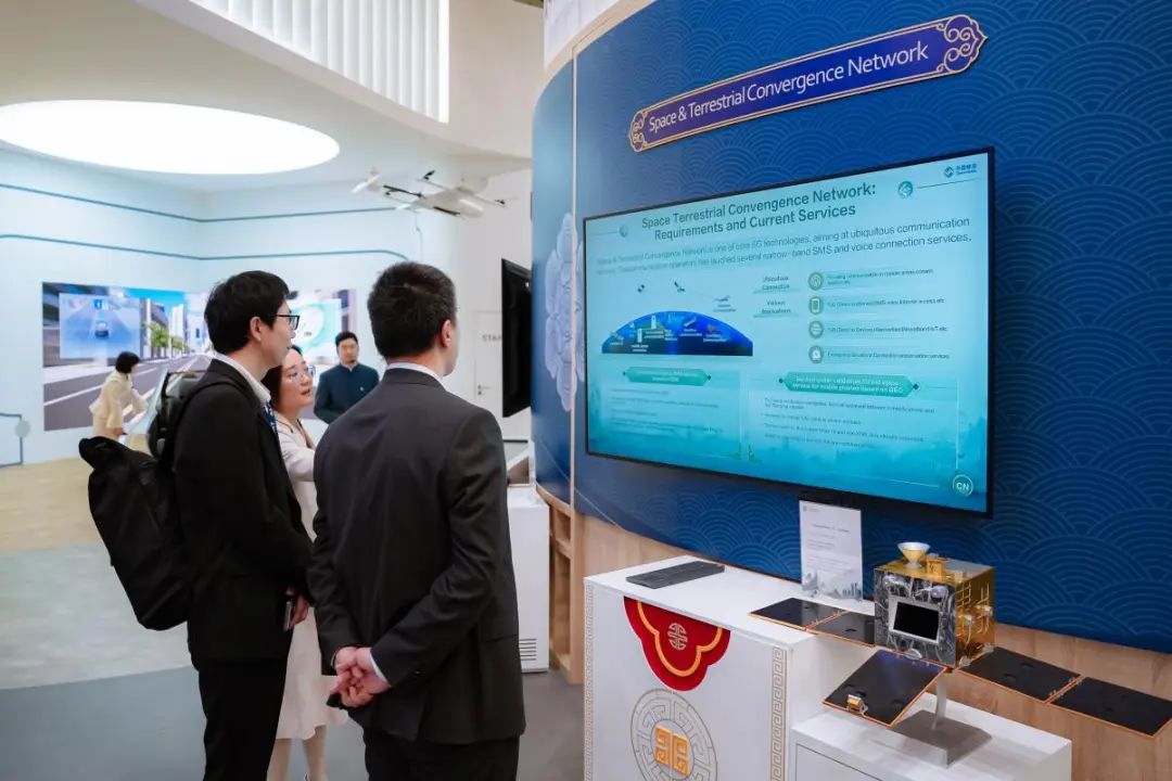 中国移动MWC25掠影：以东方智慧拓数智时代新空间(图5)