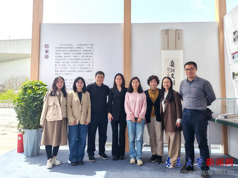 我校全民阅读研究中心策展作品在第四届全民阅读大会上成功亮相(图2)