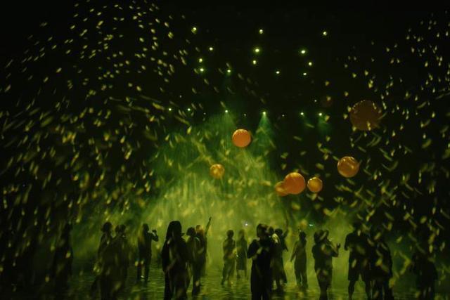 观众和舞者同台起舞沉浸式互动舞蹈剧场《尤物公园》5月9日开演(图3)