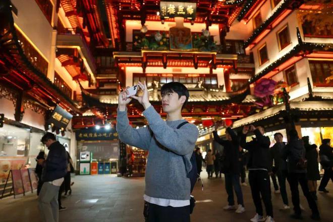 暴涨120%2500亿元大市场火了！这届年轻人真的很爱新中式！(图22)