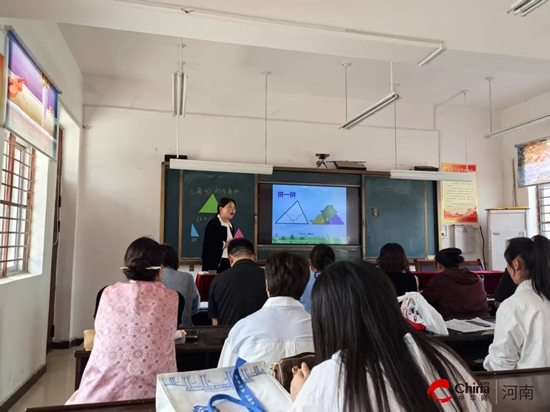 西平县专探中心校举行小学信息技术与课程融合优质课评选(图2)