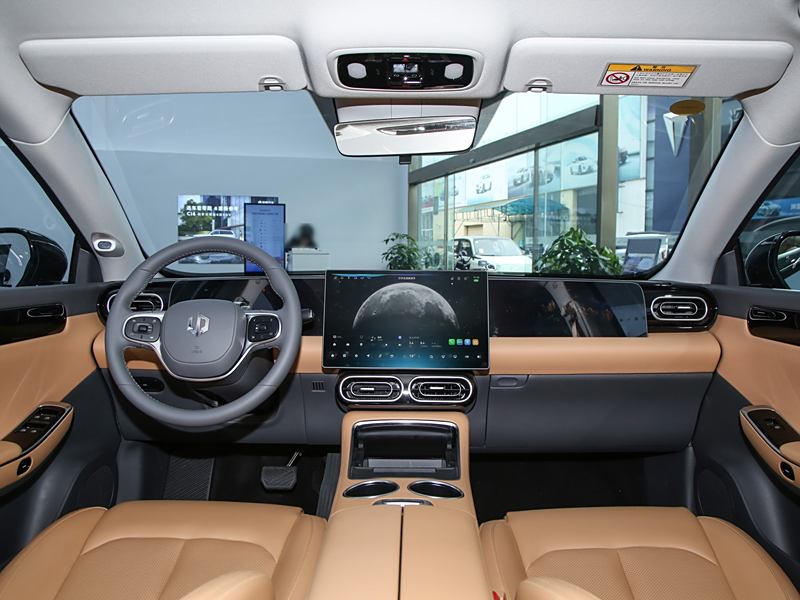 九游娱乐：济宁地区零跑C01降价来袭优惠17万！错过就没有(图3)