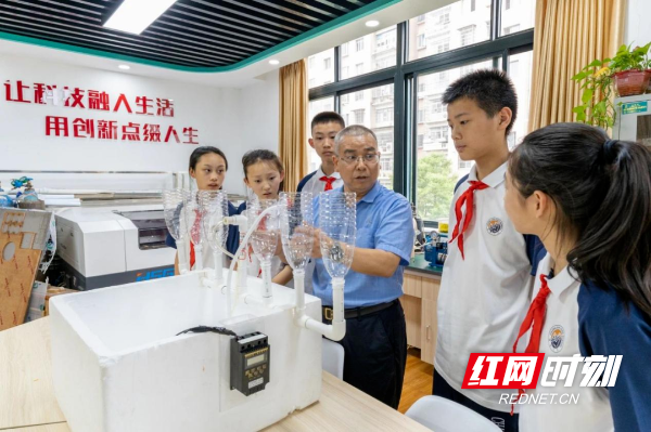 九游娱乐文化：从专利发明到智慧课堂：芙蓉区中学如何激活创新基因