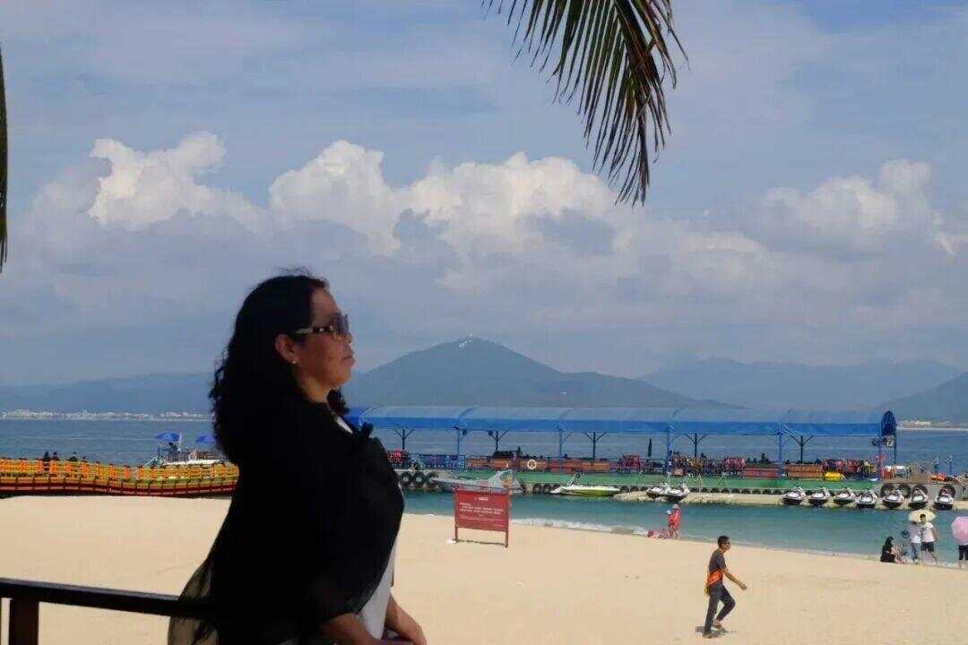 退休老师成了学校争抢的香饽饽！为什么？(图2)