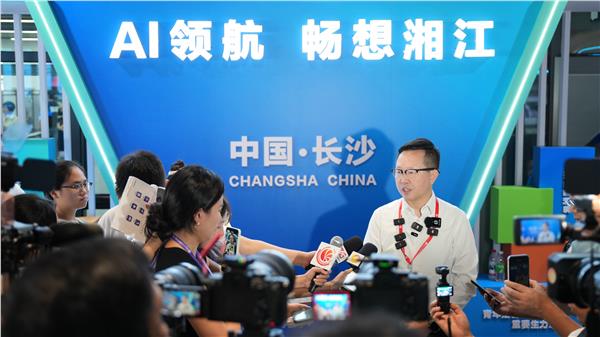 九游娱乐文化：万兴科技赋能大学生留湘创业旗下万兴天幕支持大学生创业免费使用一年