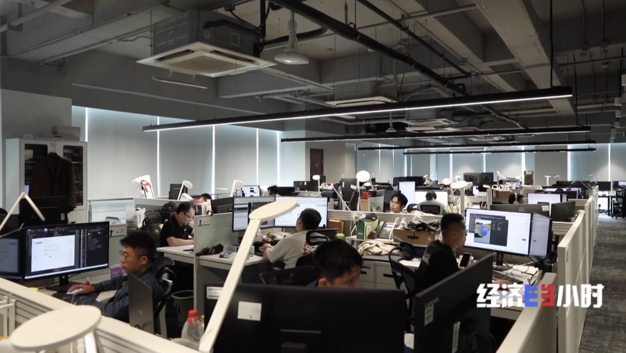 经济半小时｜飞行员有了“数字陪练”新技术“跨界”催生新职业(图6)