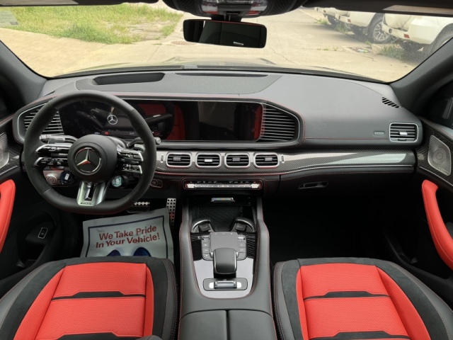 2024款奔驰GLE53展现了豪华与性能的完美融合(图3)