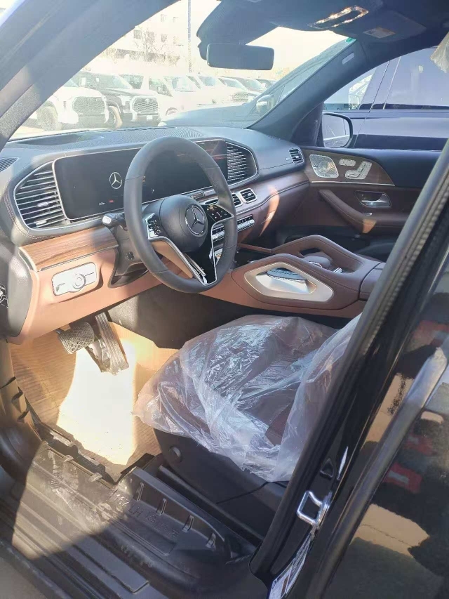 2024款奔驰GLS4506座AMG暗夜包港口最新车到店价格已出(图2)