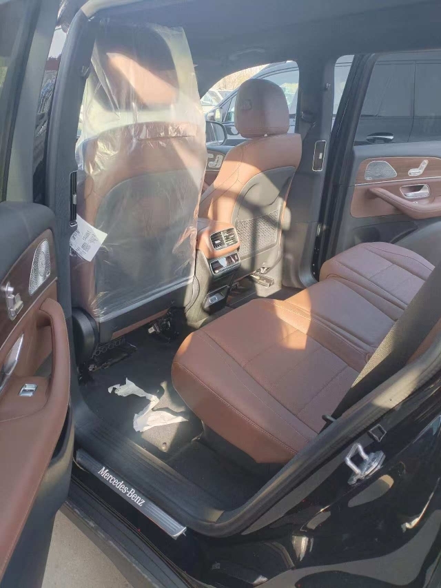 2024款奔驰GLS4506座AMG暗夜包港口最新车到店价格已出(图3)