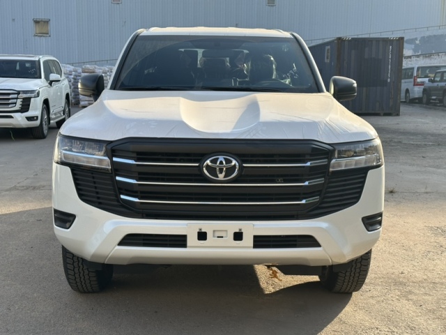 2024款酷路泽4000GXR4气17铁轮三差无绞盘落地价多少钱