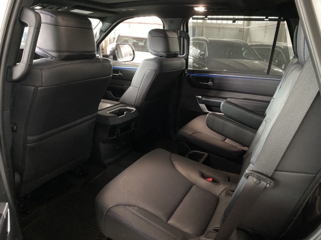 九游娱乐文化：2024款丰田红杉35T混动铂金展现出陆上霸主的气息(图2)