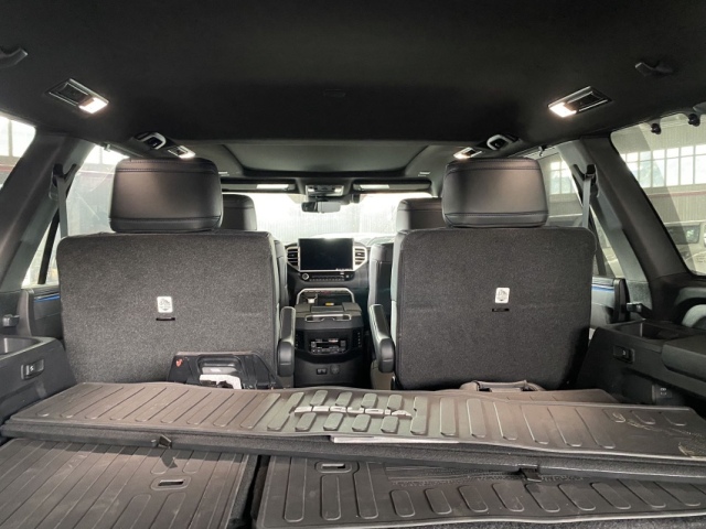 九游娱乐文化：2024款丰田红杉35T混动铂金展现出陆上霸主的气息(图3)