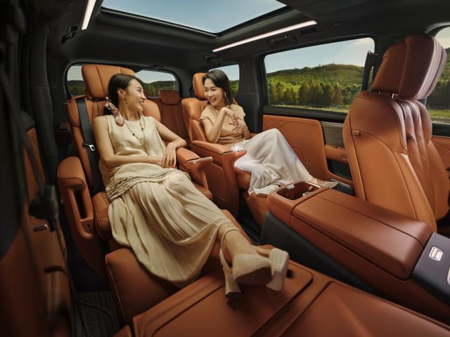 九游娱乐：MPV市场迎来大结局！至境世家上市4399万起定义旗舰MPV标准的依然是别克(图11)