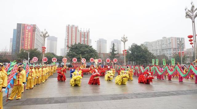 九游娱乐：从“画中”走向“画外”：绵竹《迎春图》与一座城的春节传承｜文化中国行·巴风蜀韵(图3)