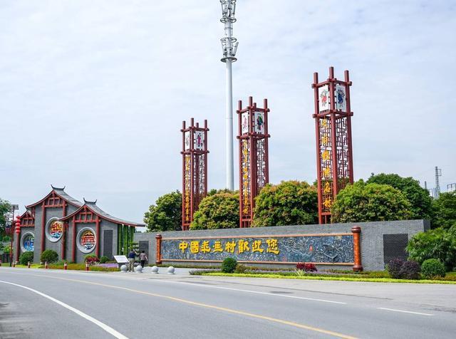 九游娱乐：从“画中”走向“画外”：绵竹《迎春图》与一座城的春节传承｜文化中国行·巴风蜀韵(图4)