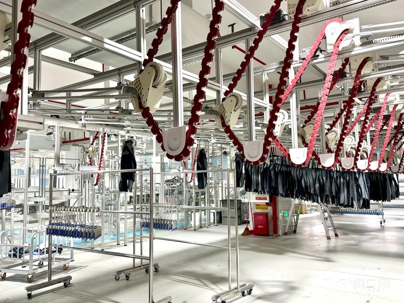 传统车间装上“数字引擎”！“牛仔之都”加速智造升级