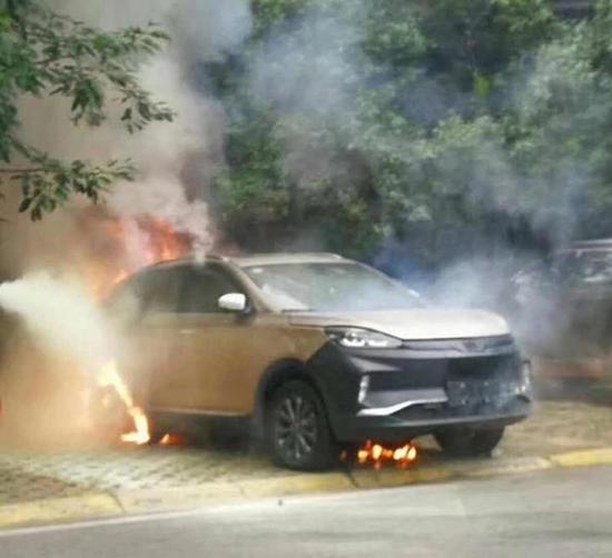 “报废试装车因短路自燃”？威马-危马-为嘛