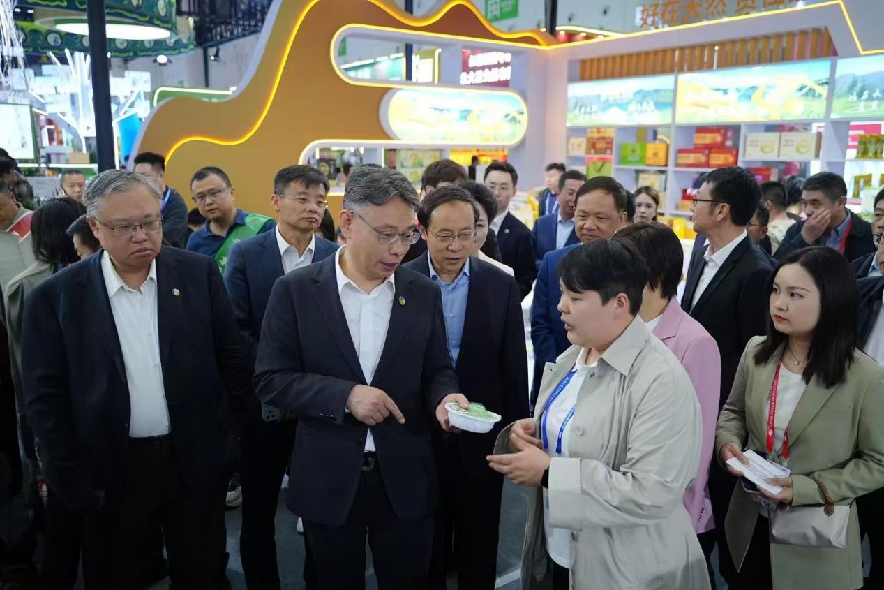 73家吉企携“三金”燃动巴蜀糖酒会(图2)